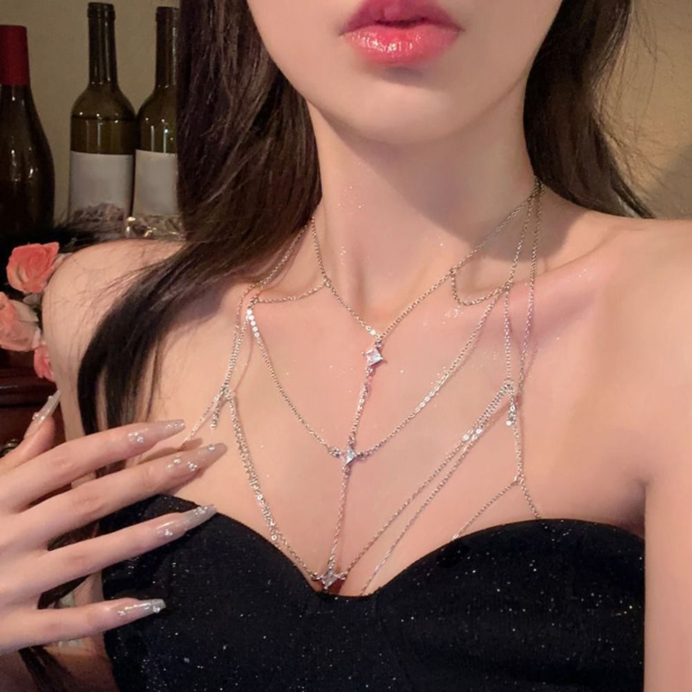 Glitter Rhinestone Bust Chain  - Body Jewelry Trend reseña y precio