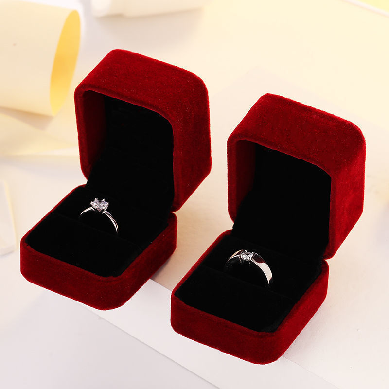 Square Red Engagement Velvet E - Body Jewelry Display reseña y precio