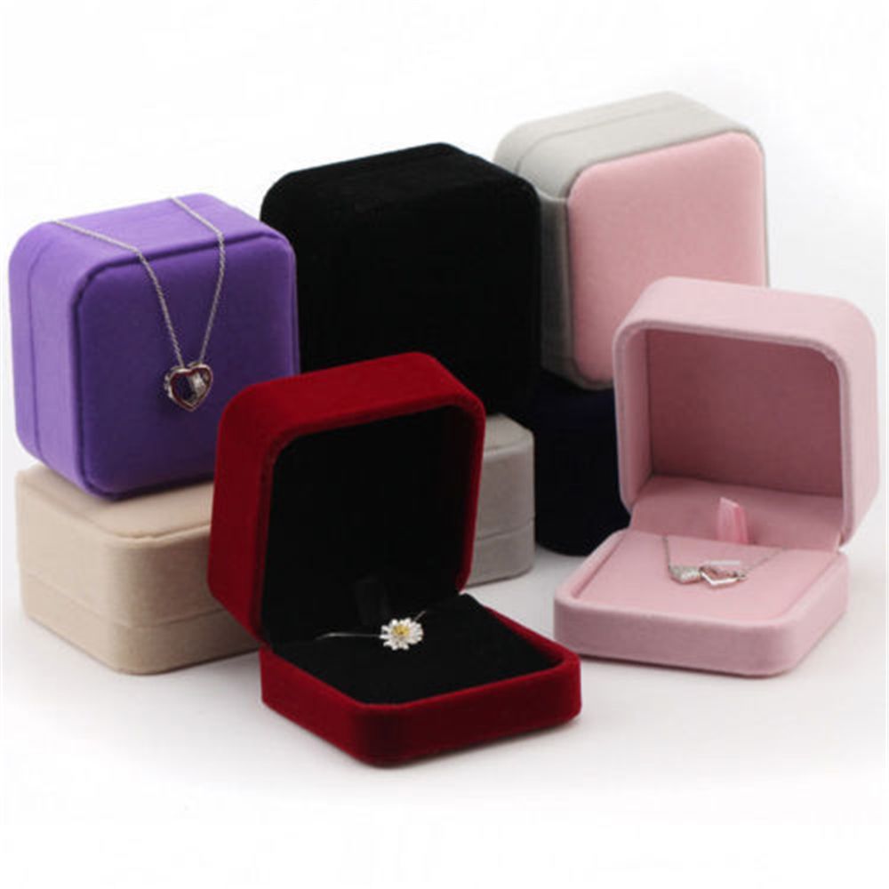 Square Red Engagement Velvet E - Body Jewelry Display reseña y precio